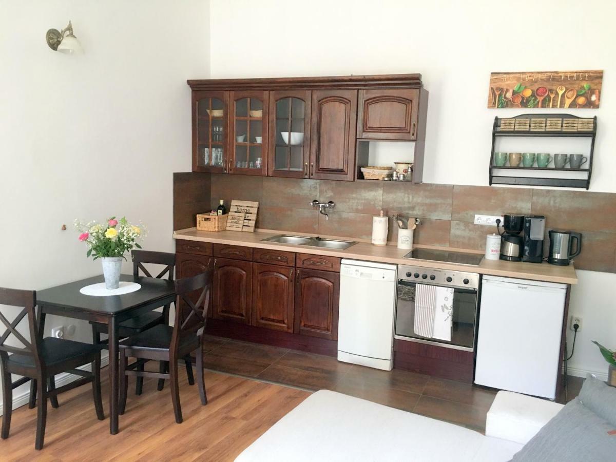 Hedi Apartman Мишкольц Экстерьер фото