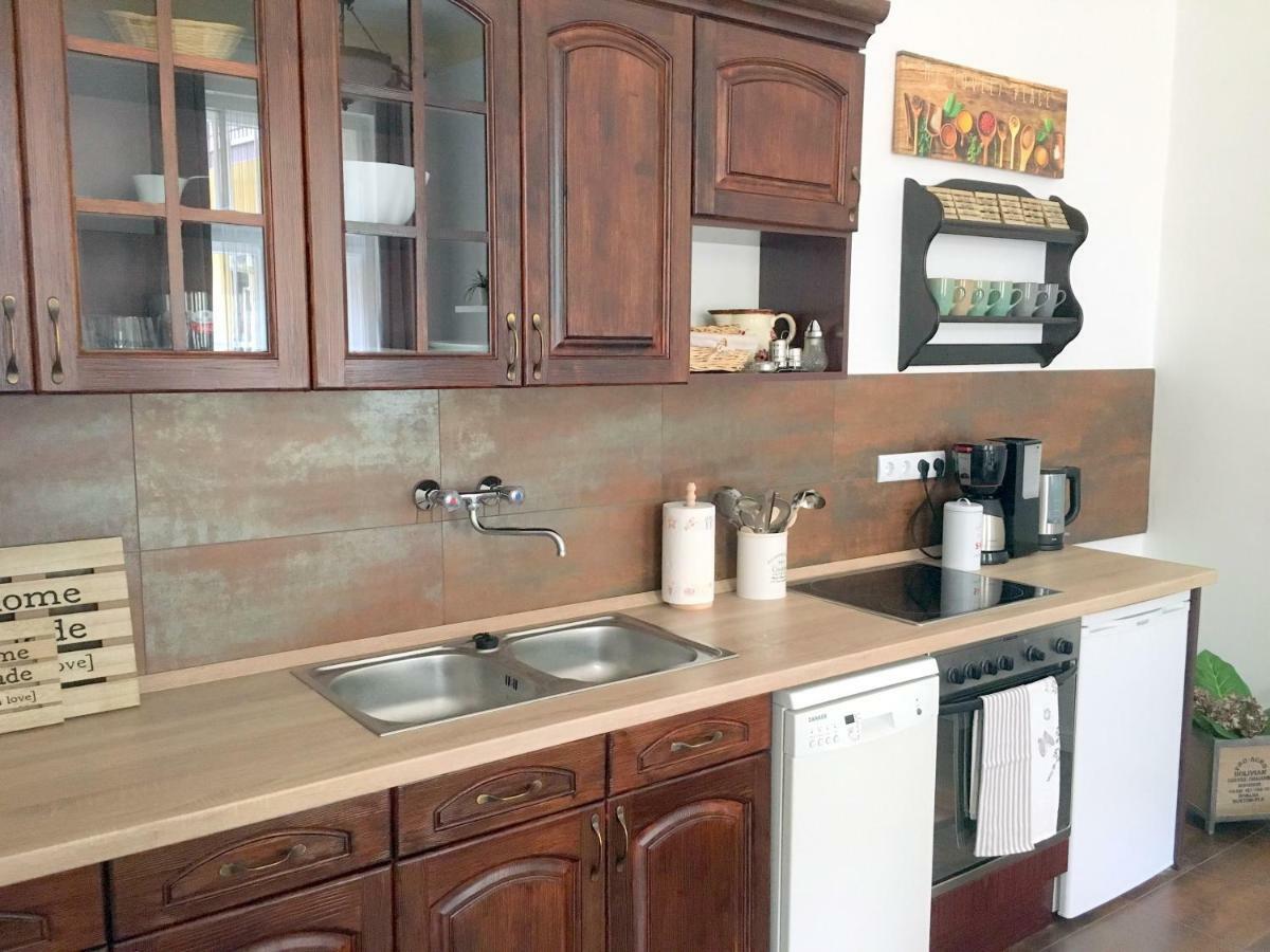 Hedi Apartman Мишкольц Экстерьер фото